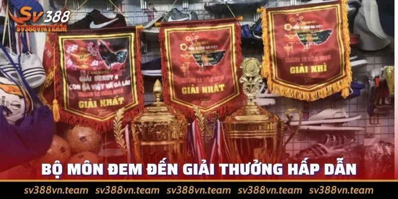 Đá Gà Cựa Sắt - Hấp Dẫn Và Được Đông Đảo Sư Kê Yêu Thích 4 Giải thưởng lớn khiến người chơi mê mẩn